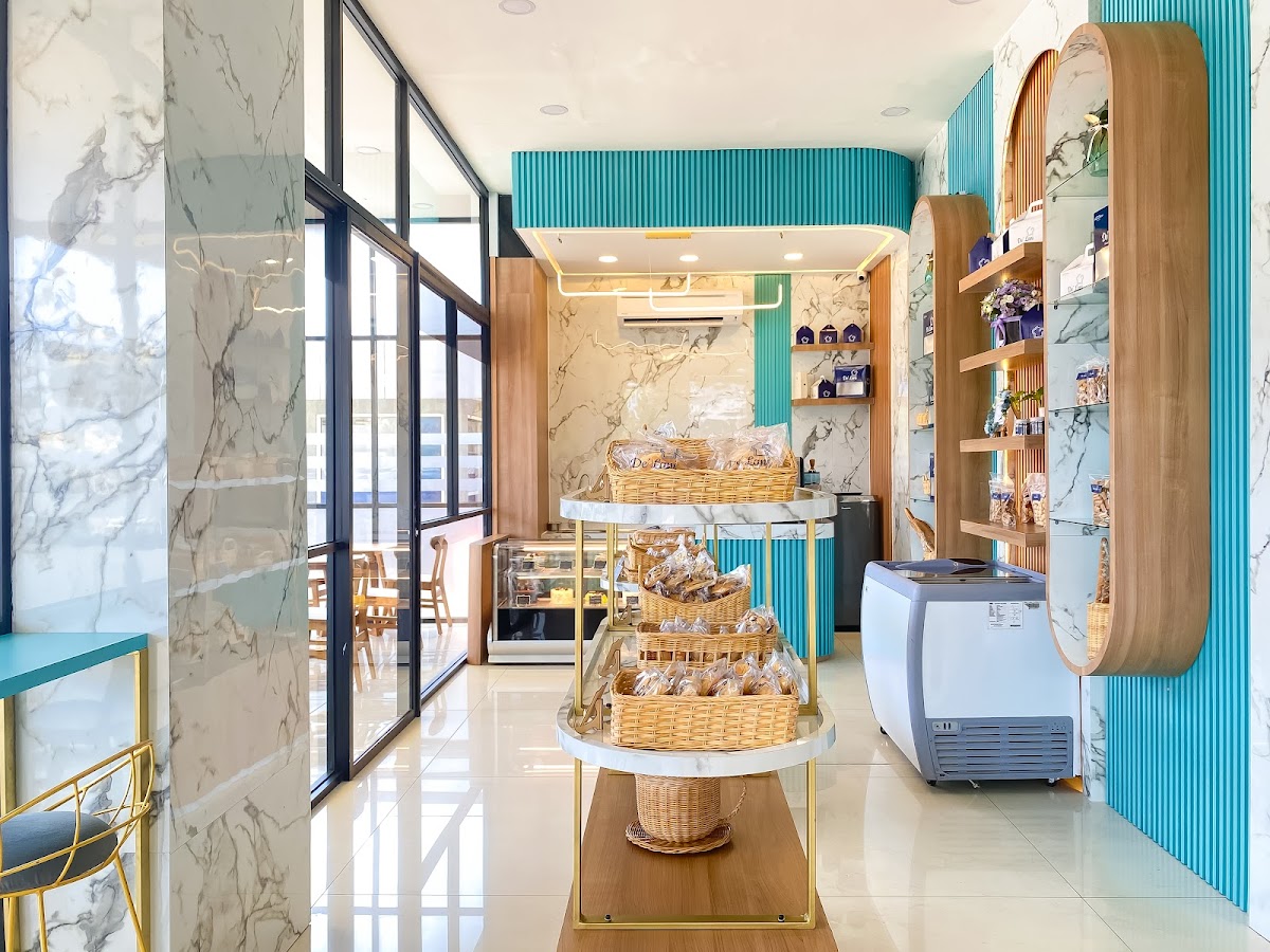 Delani Coffeeshop & Bakery: Santapan Favorit Warga Cilacap